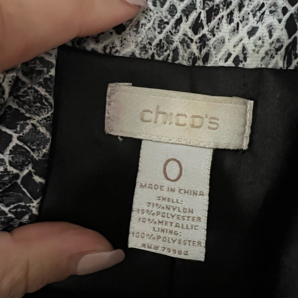 CHICO'S Nylon Oversized Snake Print Windbreaker H… - image 6